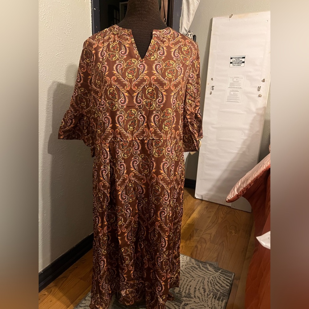 Elegant Paisley Print Dress